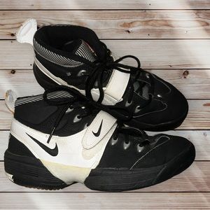 Size 8.5 Preowned Vintage Nike Air Swoopes Rare